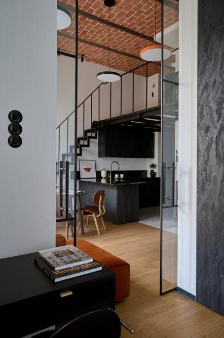 Loft Industrialny Przy Bulwarze Staromiejskim Apartment วรอตซวาฟ ภายนอก รูปภาพ