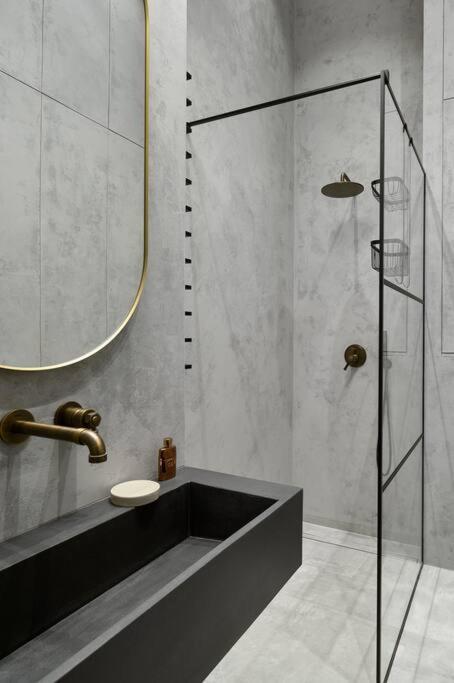 Loft Industrialny Przy Bulwarze Staromiejskim Apartment วรอตซวาฟ ภายนอก รูปภาพ